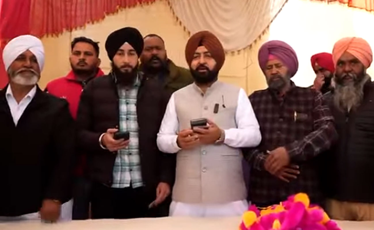 Minister Hardeep Mundian at Sahnewal Health Card Registration Camp